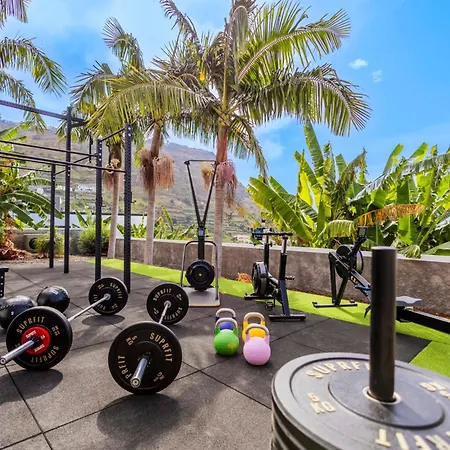 Villa Crossdeira - Ocean View | Pool | Gym Holiday home